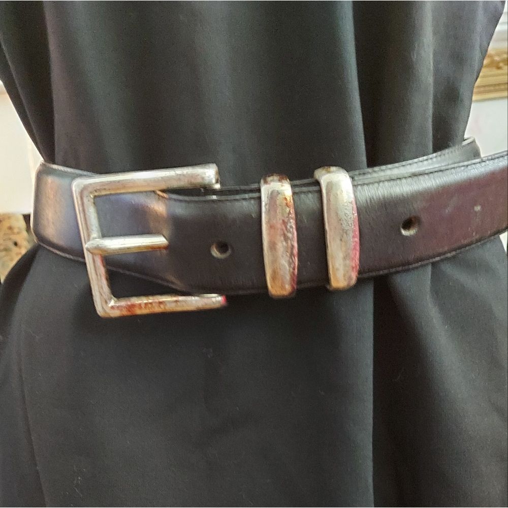 The Honest Co. Genuine black heavy leather mens belt